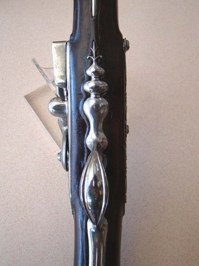 A large and impressive pair of French Holster pistols circa 1685 — image 8